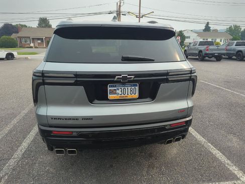 Used 2025 Chevrolet Traverse RS AWD/4WD image 6