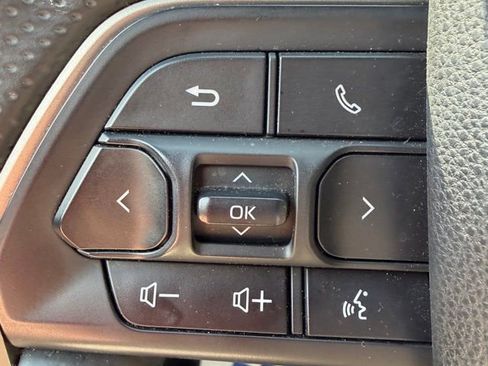 Used 2025 Toyota 4Runner SR5 AWD/4WD image 22