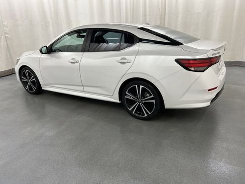 Used 2021 Nissan Sentra SR image 3