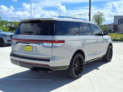 Certified 2022 Lincoln Navigator Reserve RWD image 2