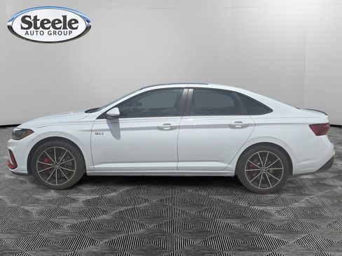 Used 2025 Volkswagen Jetta GLI Autobahn FWD image 1