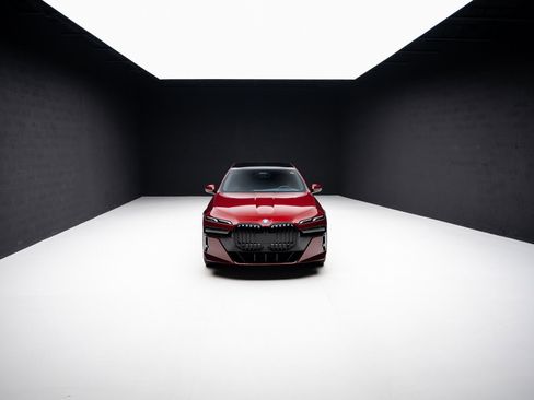 Used 2023 BMW i7 xDrive60 w/ Parking Assistance Package image 84