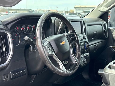 Used 2022 Chevrolet Silverado 2500 LT w/ Convenience Package image 8