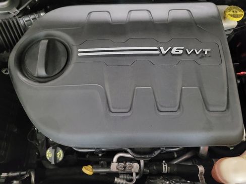 Used 2020 Jeep Cherokee Limited image 30