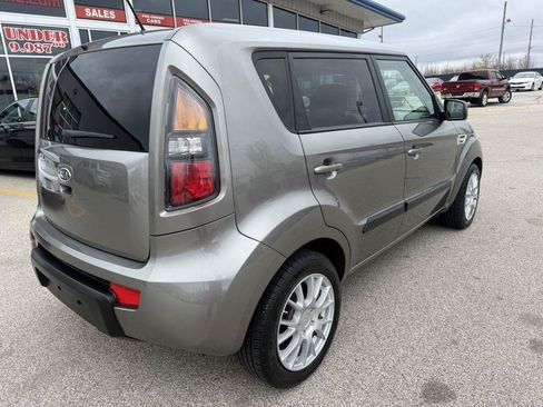 Used 2011 Kia Soul + w/ Audio Pkg FWD image 8
