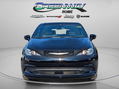 New 2026 Chrysler Voyager LX image 3