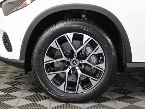 Used 2026 Mercedes-Benz GLC 350e 4MATIC image 32