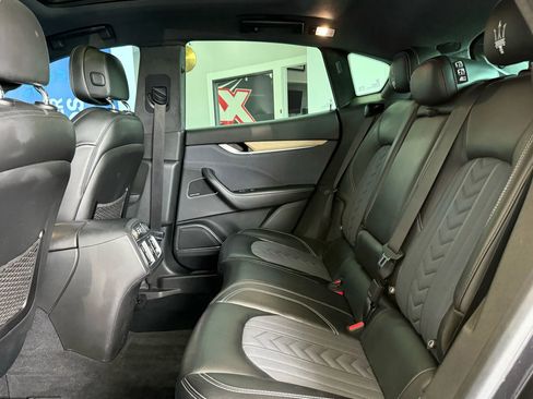 Used 2017 Maserati Levante w/ Luxury Package image 28