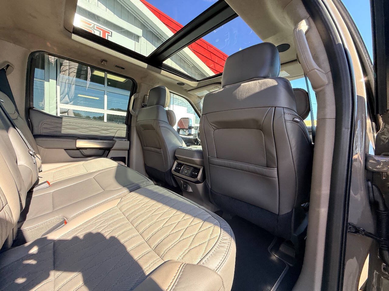 Used 2027 Ford F450 Platinum w/ Platinum Plus Package AWD/4WD image 49