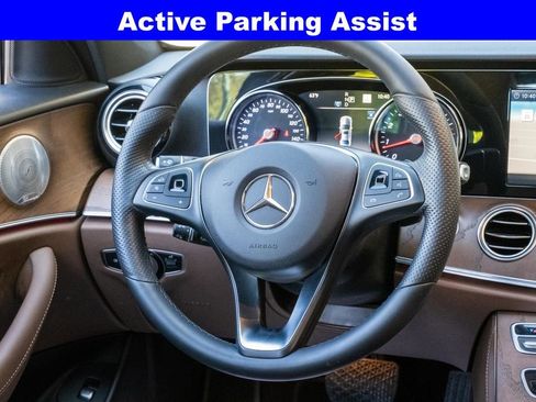 Used 2018 Mercedes-Benz E 300 4MATIC w/ Premium 3 Package (Q03) image 29