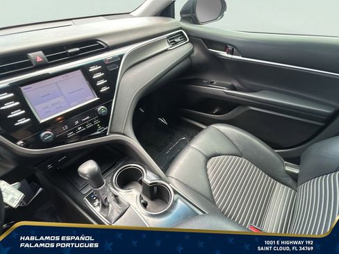 Used 2018 Toyota Camry SE FWD image 22