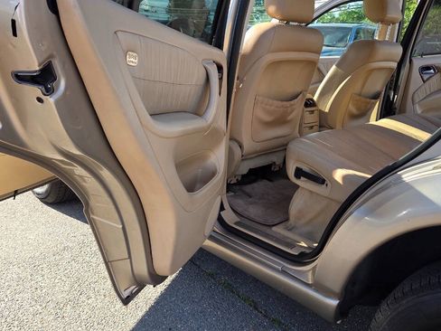 Used 2001 Mercedes-Benz ML 320 4MATIC image 31