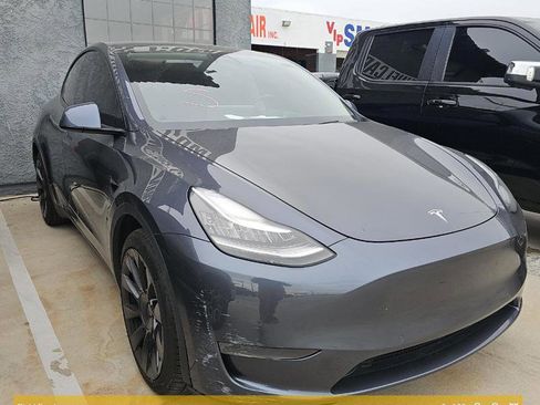 Used 2020 Tesla Model Y Long Range image 2