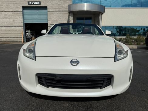Used 2014 Nissan 370Z Touring w/ Sport Package RWD image 8