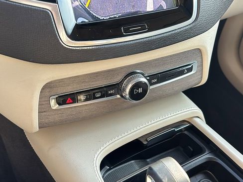 Certified 2023 Volvo XC90 B6 Plus w/ Protection Package AWD/4WD image 20