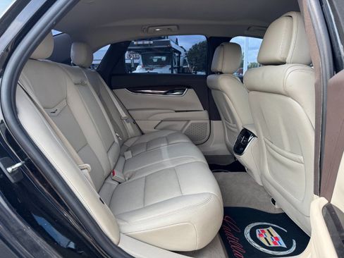 Used 2013 Cadillac XTS Luxury FWD image 17