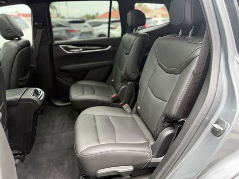 Used 2021 Cadillac XT6 Premium Luxury AWD/4WD image 16