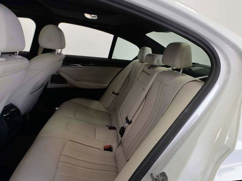 Certified 2023 BMW 530e w/ Premium Package image 10