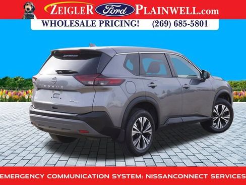 Used 2022 Nissan Rogue SV image 5