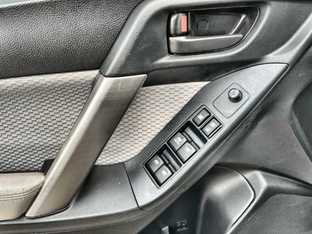 Used 2018 Subaru Forester 2.5i AWD/4WD image 18