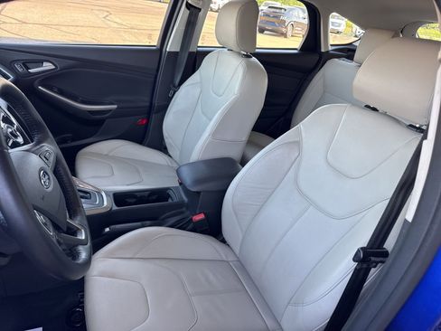 Used 2015 Ford Focus Titanium FWD image 22