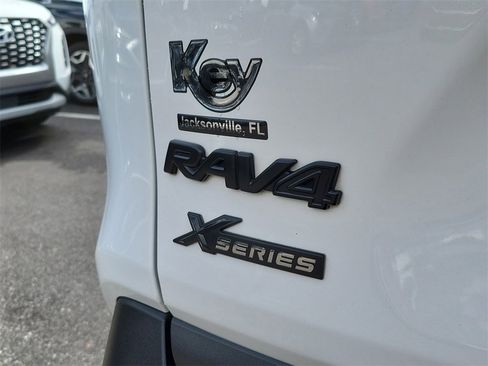 Used 2020 Toyota RAV4 XLE image 11