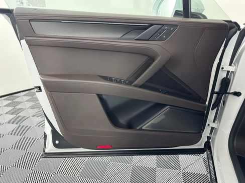 New 2026 Porsche Cayenne Turbo AWD/4WD image 16