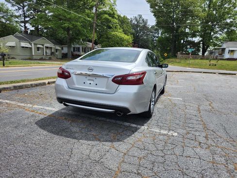 Used 2018 Nissan Altima 2.5 S w/ S Convenience Package image 14
