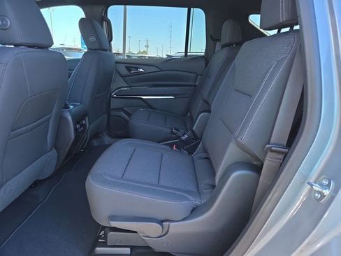 New 2026 Chevrolet Traverse LT w/ Sun and Wheel Package image 11