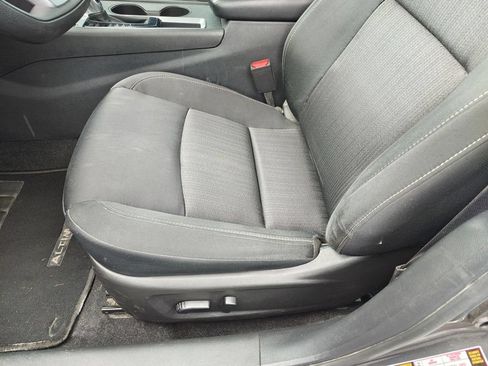 Used 2025 Nissan Altima 2.5 SV FWD image 14
