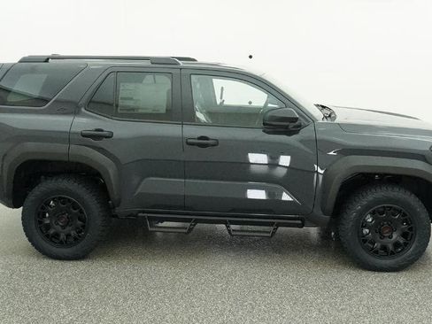 New 2026 Toyota 4Runner SR5 AWD/4WD image 11