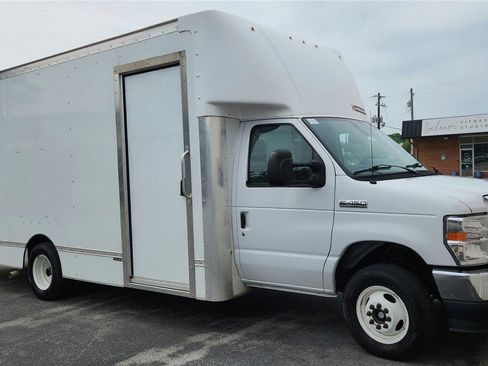Used 2022 Ford E-450 and Econoline 450 Super Duty RWD image 1