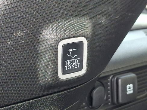 Certified 2025 Jeep Grand Cherokee Limited image 29