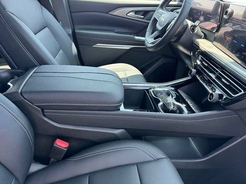 New 2026 Chevrolet Traverse LT w/ LPO, Floor Liner Package FWD image 7