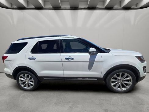 Used 2017 Ford Explorer Limited w/ Equipment Group 301A AWD/4WD image 6