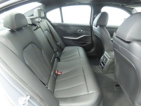 Used 2025 BMW 330i Sedan w/ Convenience Package image 24