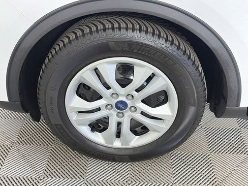 Certified 2022 Ford Escape S image 8