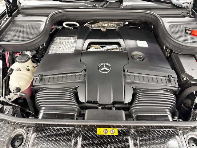 Used 2026 Mercedes-Benz Maybach GLS 600 4MATIC image 9