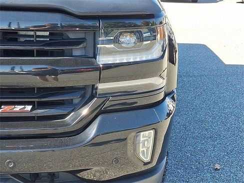 Used 2018 Chevrolet Silverado 1500 LTZ Z71 w/ LTZ Plus Package image 9
