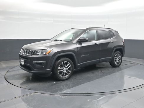 Used 2020 Jeep Compass Latitude AWD/4WD image 30