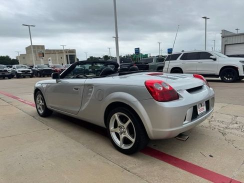 Used 2003 Toyota MR2 RWD image 5