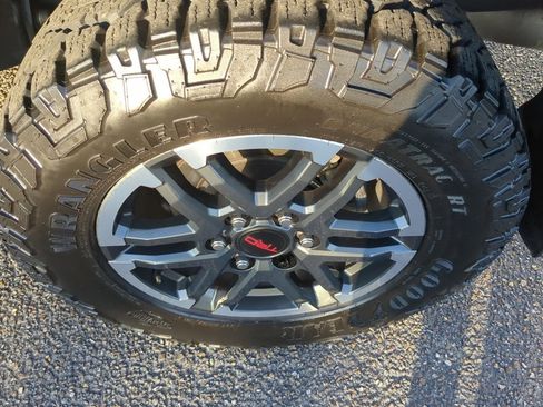 Used 2024 Toyota Tacoma TRD Sport image 21