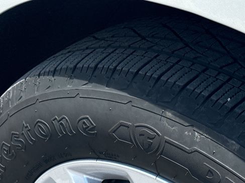Used 2018 Chevrolet Equinox LT FWD image 10