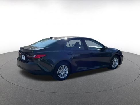 Used 2025 Toyota Camry LE image 11