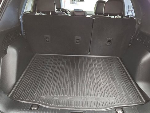 Used 2022 Ford Escape Titanium image 17