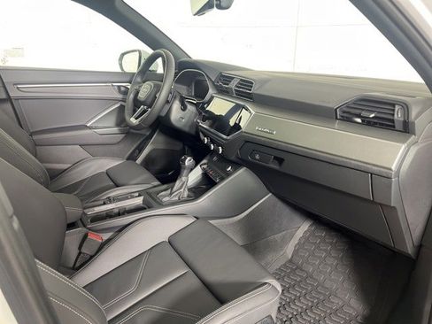 Certified 2025 Audi Q3 2.0T Premium w/ Convenience Package image 12