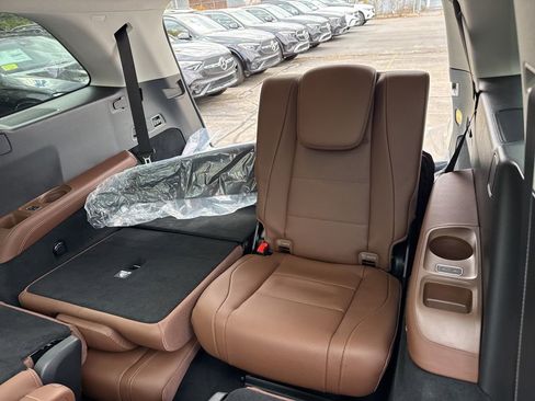 New 2026 Mercedes-Benz GLS 450 4MATIC image 29