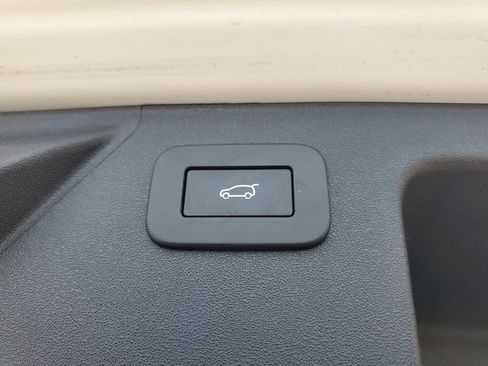 Used 2025 Land Rover Discovery Sport S AWD/4WD image 39