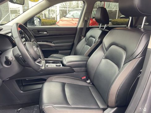 Used 2023 Nissan Pathfinder SL image 15