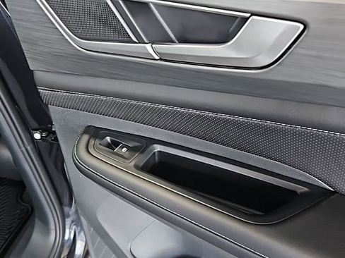 New 2026 Volkswagen Atlas Cross Sport SE AWD/4WD image 16